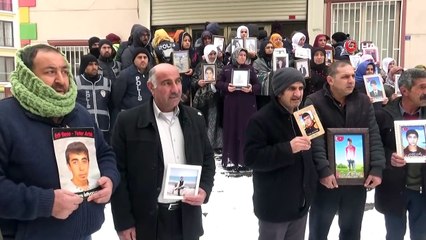 Evlat nöbetindeki ailelerden para aldıkları iddialarına sert tepki