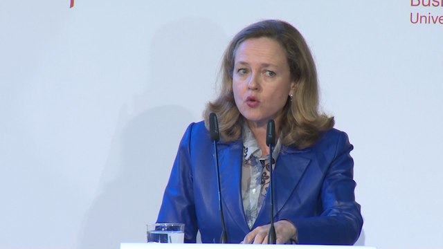 Calviño señala que las previsiones de Bruselas están alineadas con el Gobierno