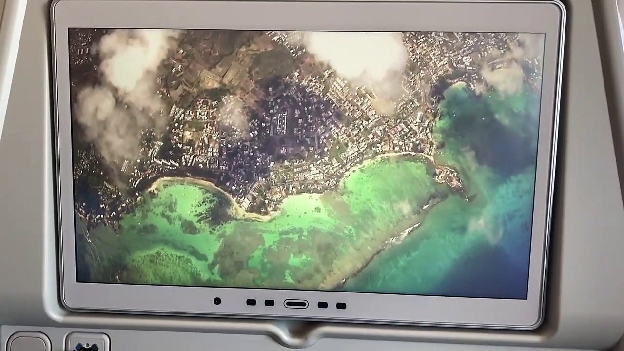 Emirates-Landing-Mauritius