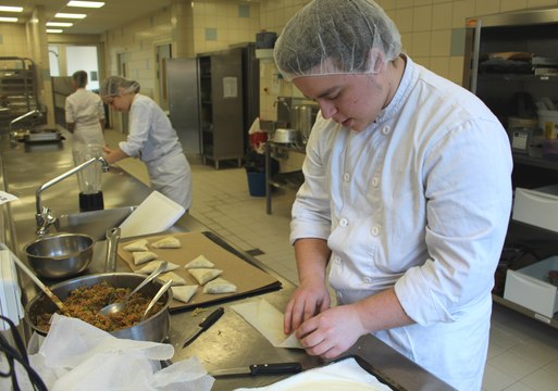 Les élèves maîtrisent les techniques en cuisine et les règles d'hygiène