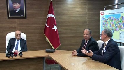 'Yaşayan İnsan Hazinesi' sipsisini valinin makamında çaldı