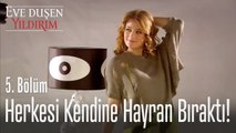 Muazzez katalog çekiminde! - Eve Düşen Yıldırım 5. Bölüm