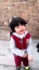 Allah nay ap ko maarnay k lia pada nahi kia||Cute boy Cry.