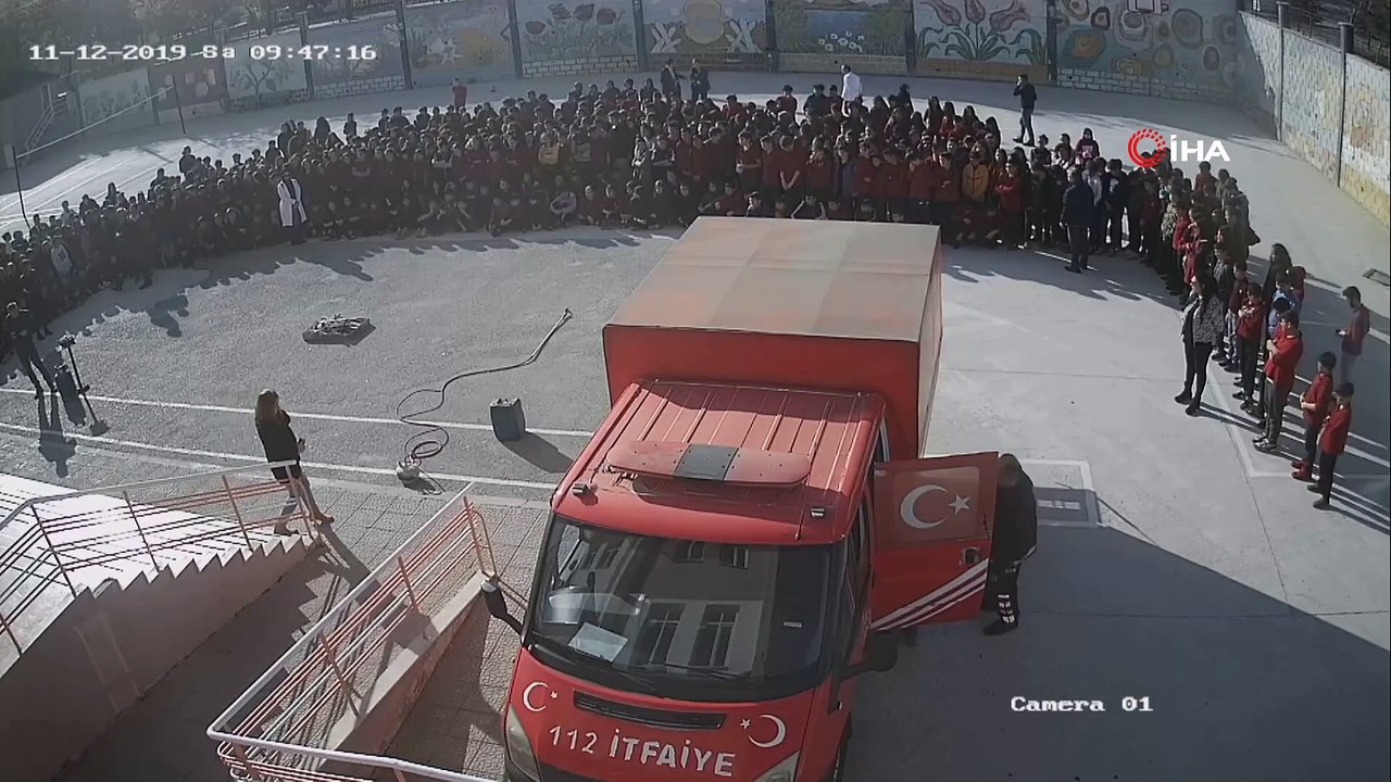Isparta’da öğrenciye tekme attığı iddia edilen okul müdürü “Çocuğa tekme atmadım. Çekimden dolayı öyle gözüktü'
