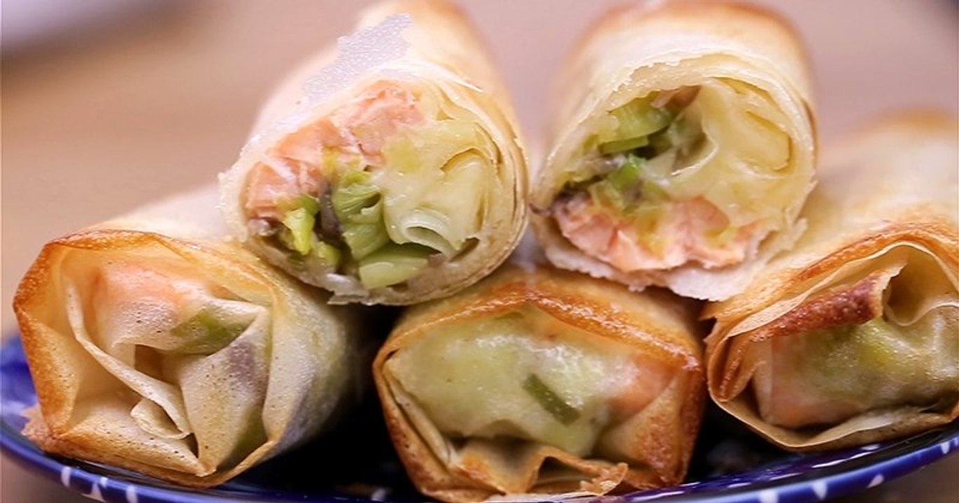 Testez les nems aux poireaux, au saumon et à l'emmental râpé pour vos apéros estivaux