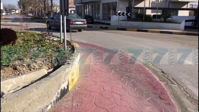 MAKINA PERPLAS KALIMTARIN NE FUSHE KRUJE, NDERRON JETE - News, Lajme - Kanali 7