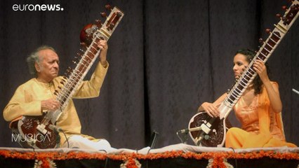 Viajamos a un mundo lejano con la virtuosa del sitar Anouska Shankar