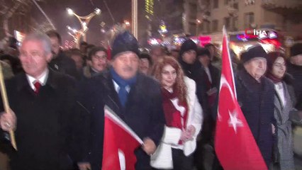 Binali Yıldırım memleketi Erzincan’da zafer yürüyüşüne katıldı