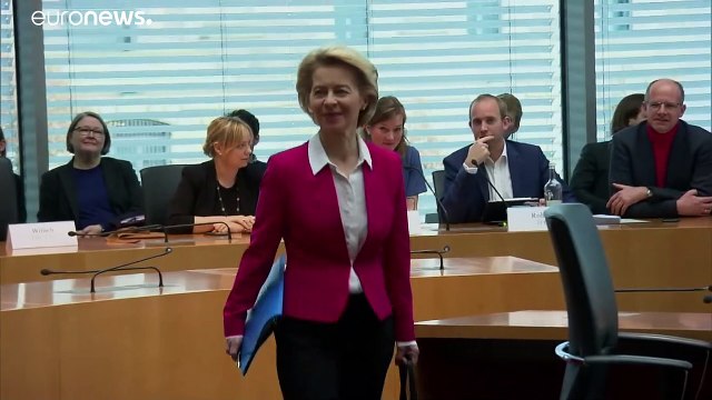 Η Ούρσουλα φον ντερ Λάιεν ενώπιον εξεταστικής στη Μπούντεσταγκ