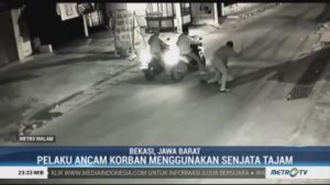 Aksi Begal di Bekasi Terekam CCTV, Pelaku Ancam Korban dengan Senjata Tajam