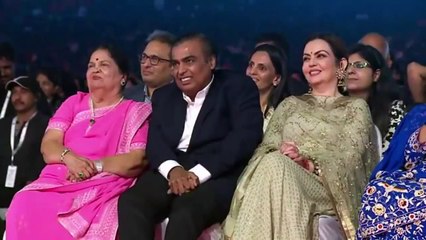 Shahrukh Khan Making Fun Of Anant Ambani son of Mukesh Ambani in the biggest Indian ceremony