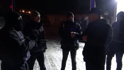 Polis ekipleri sıfırın altında 20 derecede uygulama yapıyor