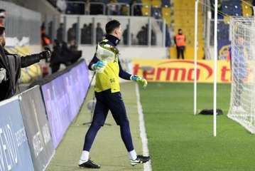 Altay Bayındır'ın Ankaragücü maçında yaptığı hata, sosyal medyada tepki çekti