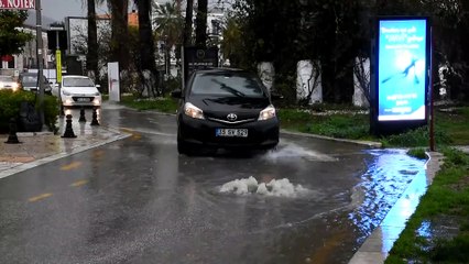 Bodrum'da sağanak su baskınlarına neden oldu (2) - MUĞLA