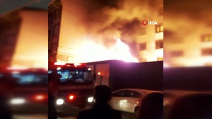 Sultangazi'de korku dolu anlar: Trafo alev alev yandı