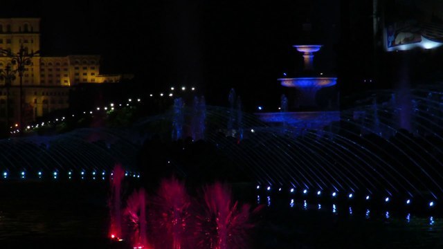 MVI_6109 Fantanile din Piata Unirii Bucuresti 2019