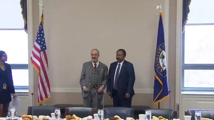 السودان يعلن توقيع اتفاق تسوية مع أسر ضحايا المدمرة الأميركية "كول"