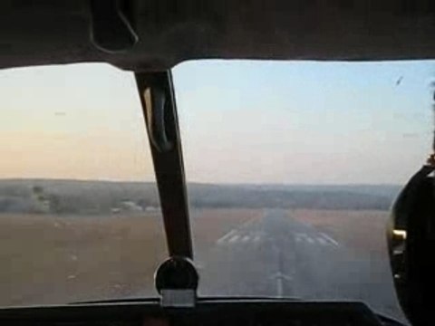 Atterrissage Aix les Milles LFMA