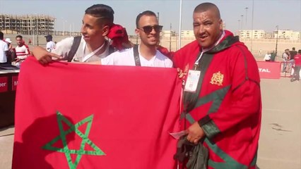 نيبا نخنوخ فرحانين بفوز المنتخب الوطني نايضة في مصر