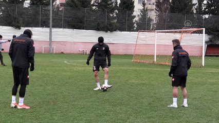 Adanaspor'da alt sıralardan kurtulma hesapları yapılıyor
