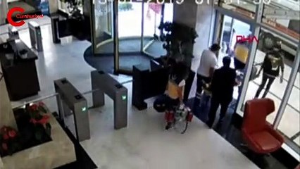 İş arkadaşlarını "çok çalıştığı" için döverek öldürmüşler