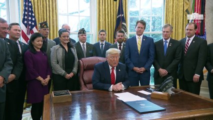 Trump quiere desviar más dinero para la construcción del muro en México