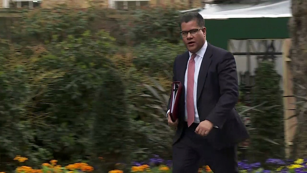 Cabinet ministers arrive at Downing Street for first meeting