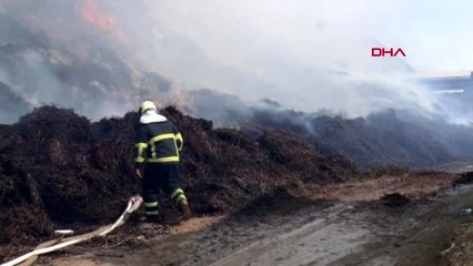 Adana pamuk fabrikasının deposundaki yangın 2'nci günde kontrol altında