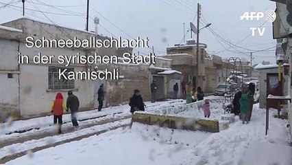 Download Video: Erstmals seit sechs Jahren Schnee im syrischen Kamischli