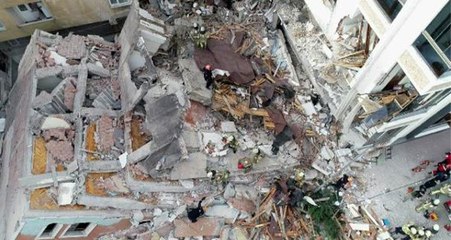 Son dakika: Bahçelievler Belediye Başkanı Hakan Bahadır: Binanın yarın yıkılması planlanıyordu, bugün bir şekilde yan yattı