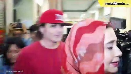 Valentine, Ayu Azhari dan Mike Tramp Sambangi Polres Jakarta Selatan