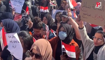 Las mujeres defienden su derecho a manifestarse con ellos en Irak