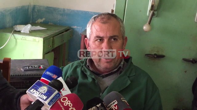 Report TV -27 muaj pa paga, shtohet numri i grevistëve në Fier. Një prej tyre dërgohet në urgjencë