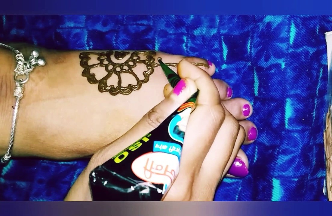 Very easy mehndi for leg