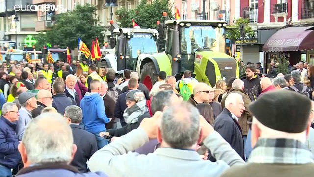 Στους δρόμους οι αγρότες κατά της υποτίμησης των προϊόντων τους