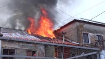 Ora News - Përfshihen nga flakët 6 apartamente në Shkodër, nuk ka persona të lënduar