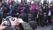 Un grupo de mujeres se manifiesta contra los feminicidios en México