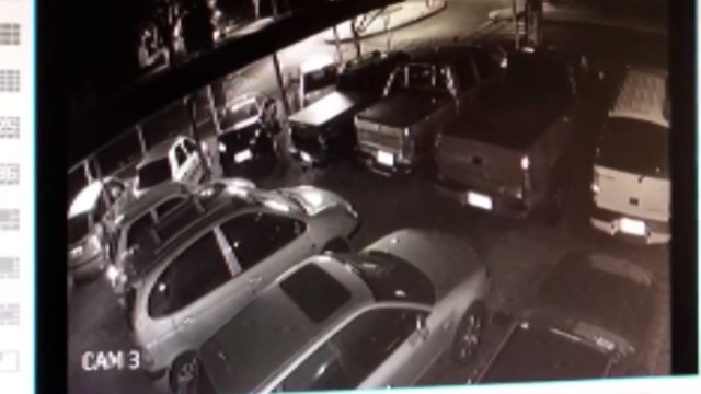 Câmera registra ladrões furtando caminhonete S-10 em revenda de veículos
