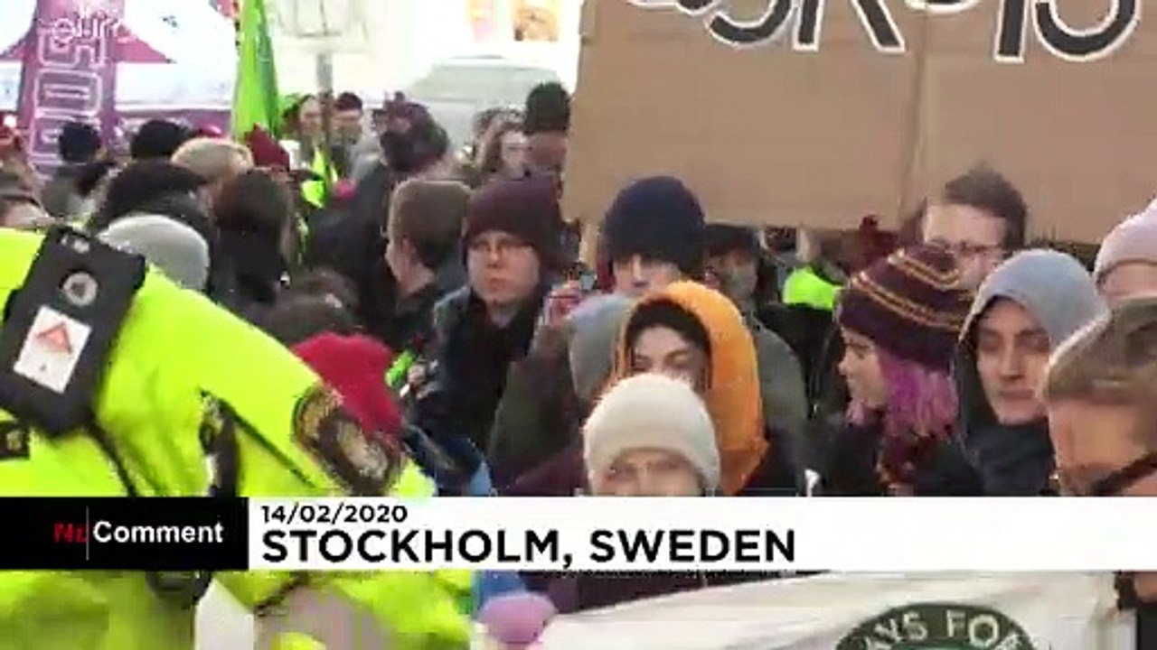 Greta protestiert zum Valentinstag in schwedischer Heimat