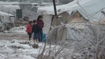بسبب البرد.. وفاة 9 أشخاص في المخيمات السورية للاجئين