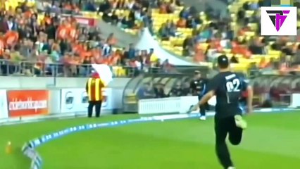 ऐसी फील्डिंग जिसे देखकर आपके होश उड़ जाएंगे_Top10 Unbelievable fielding efforts in Cricket,world cup