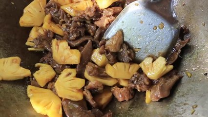 Cambodian food - Fried cow toque with Pineapple - ឆាម្នាស់ជាមួយអណ្តាតគោ - ម្ហូបខ្មែរ