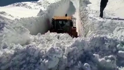 Doğu'daki 4 ilde 371 yerleşim birimine ulaşım sağlanamıyor - HAKKARİ