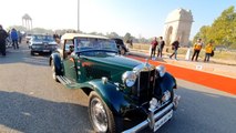 Vintage car rally at India Gate