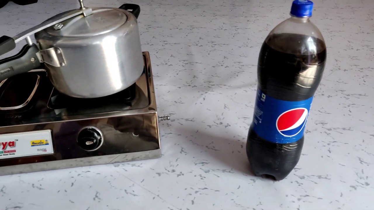 Distillation Of Pepsi - Taste & Color Of Distilled Pepsi !! Har Ghoont Mein Swag Ab Nhi Hai 
