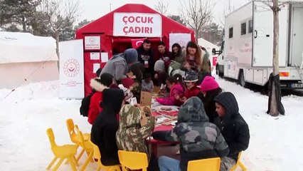 Depremzede çocukları, üniversite öğrencileri eğlendirdi