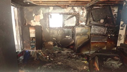 주택 화재 목격 시민, 거동 불편 60대 구출 / YTN