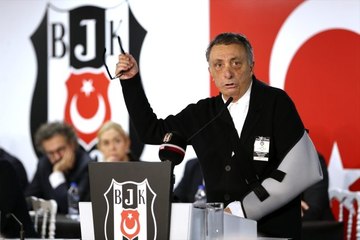 Ahmet Nur Çebi: Çok üzgünüm, ağlamamak için kendimi zor tutuyorum