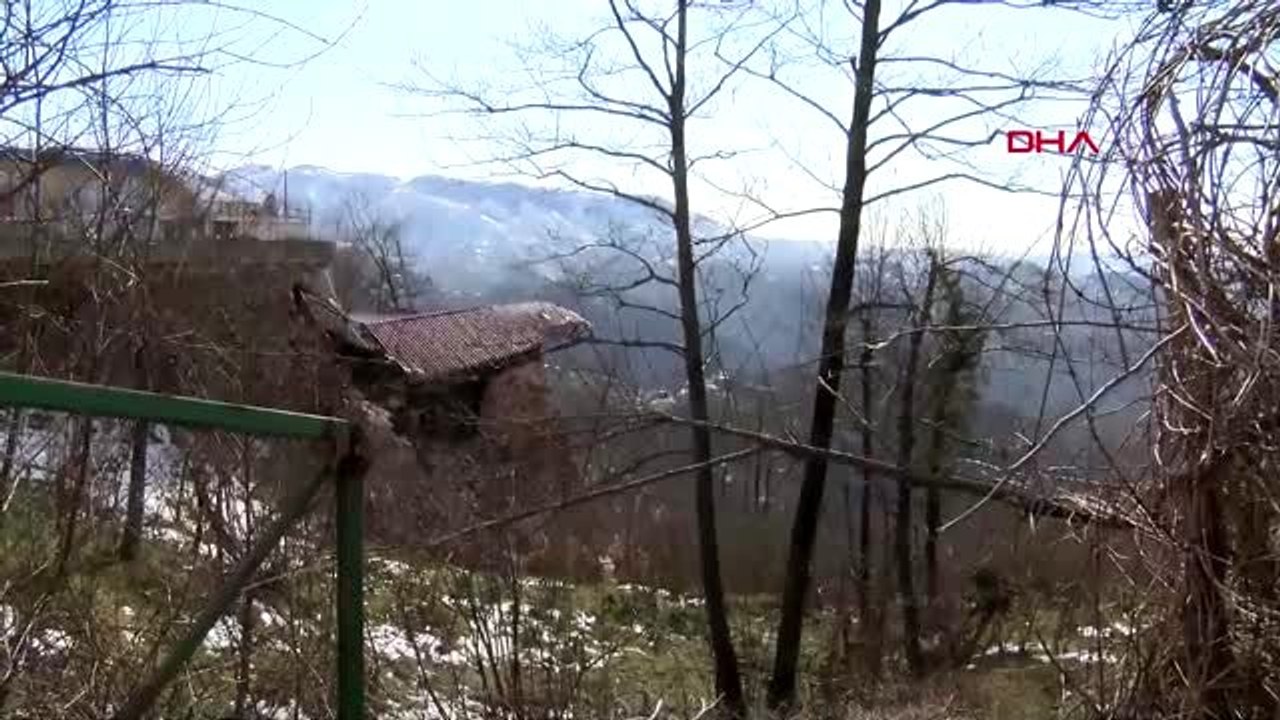 Ordu'da heyelan akaryakıt istasyonu duvarı çöktü, evler boşaltıldı-1