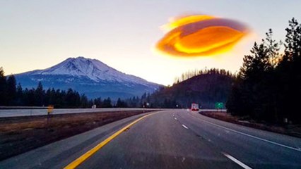 அது ஏலியன்களா ? வானில் தோன்றிய சிகப்பு நிறம்